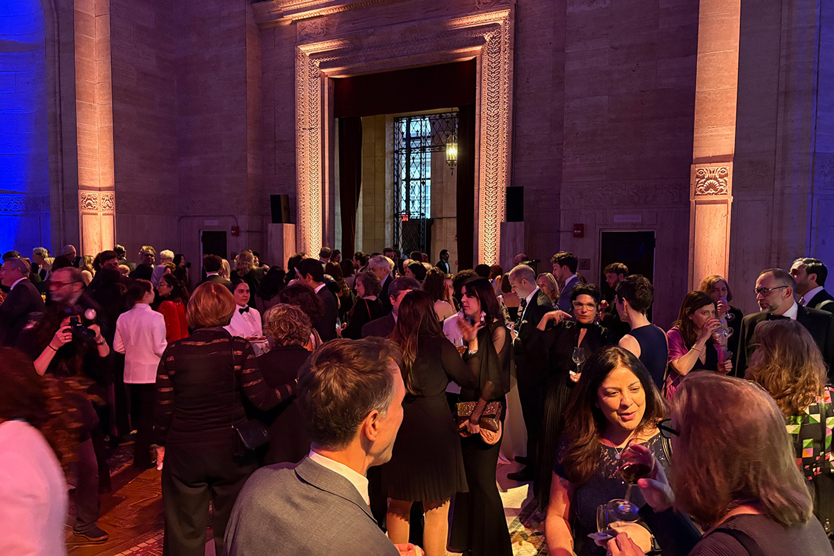 Real Estate Insolvency and Headquarters Relocations