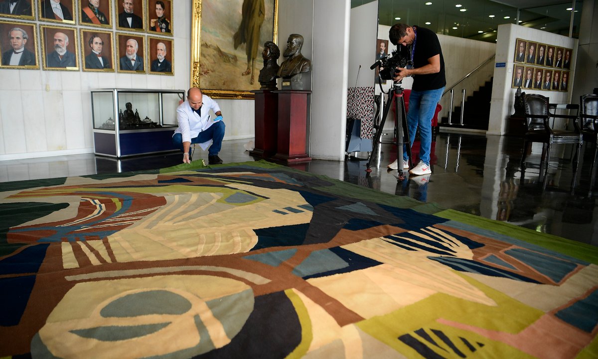 Capital Relocation Mandates and Site Selection 1761, 1956